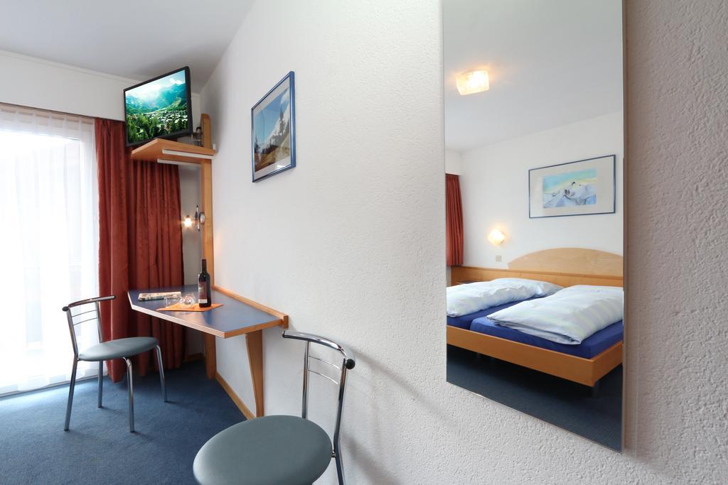 Hotel Garni Domino Saas Fee Eksteriør billede