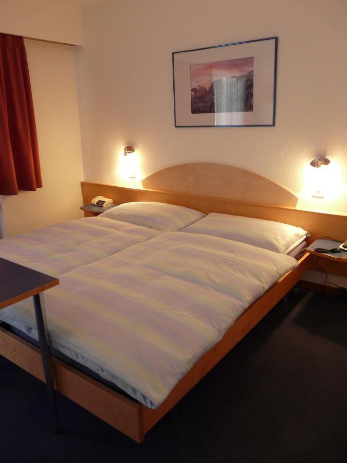 Hotel Garni Domino Saas Fee Værelse billede